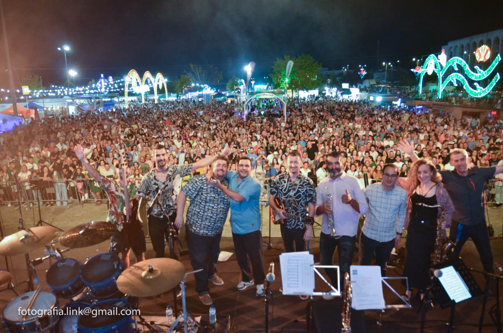 A banda Old Bridge no palco